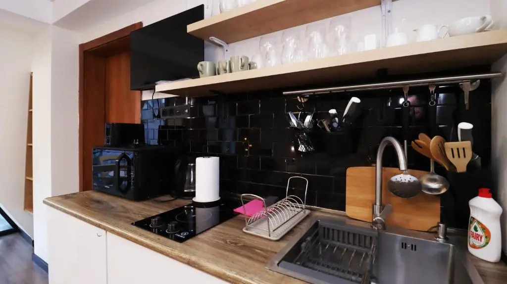 Joli s 2BR Apartment in Marshall project