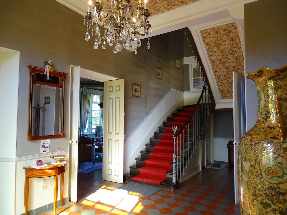 Vineyards and Valleys: A French Hide-in