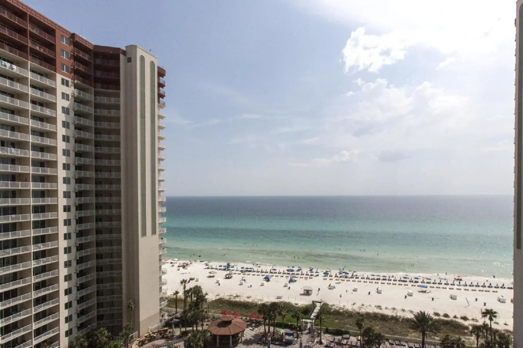 1214 Shores of Panama