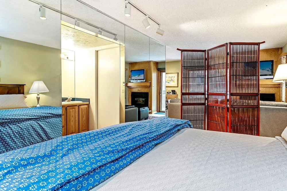 Lifthouse 306, Studio Condo