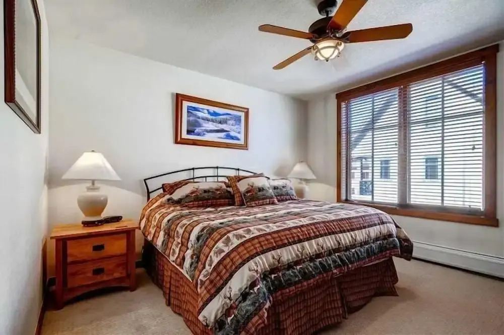 3 Bedroom Mountain View Condo Located in Historic Downtown Breckenridge with Hot Tub Access
