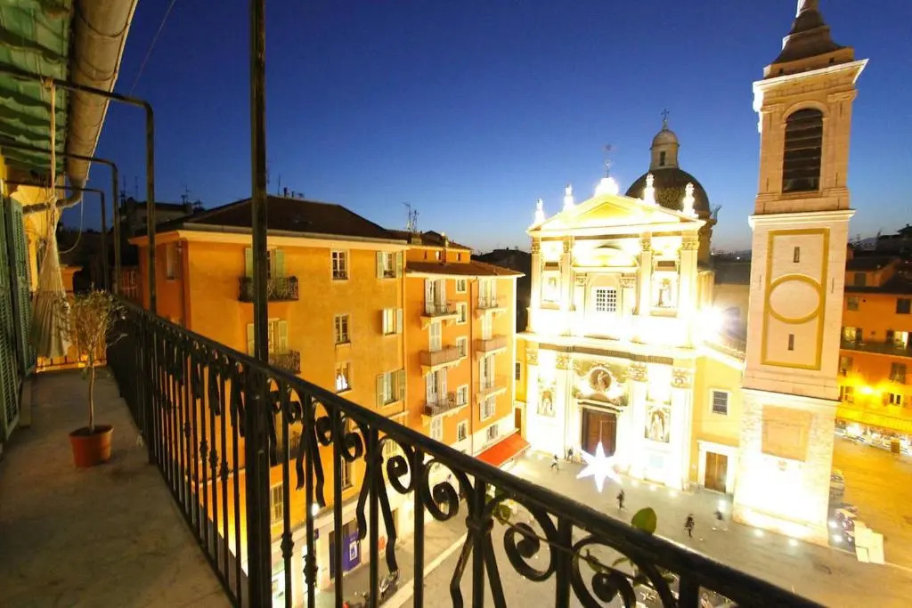 Ross 5- F2, Lumineux, Balcon, Loft, Clim, Vieux-Nice