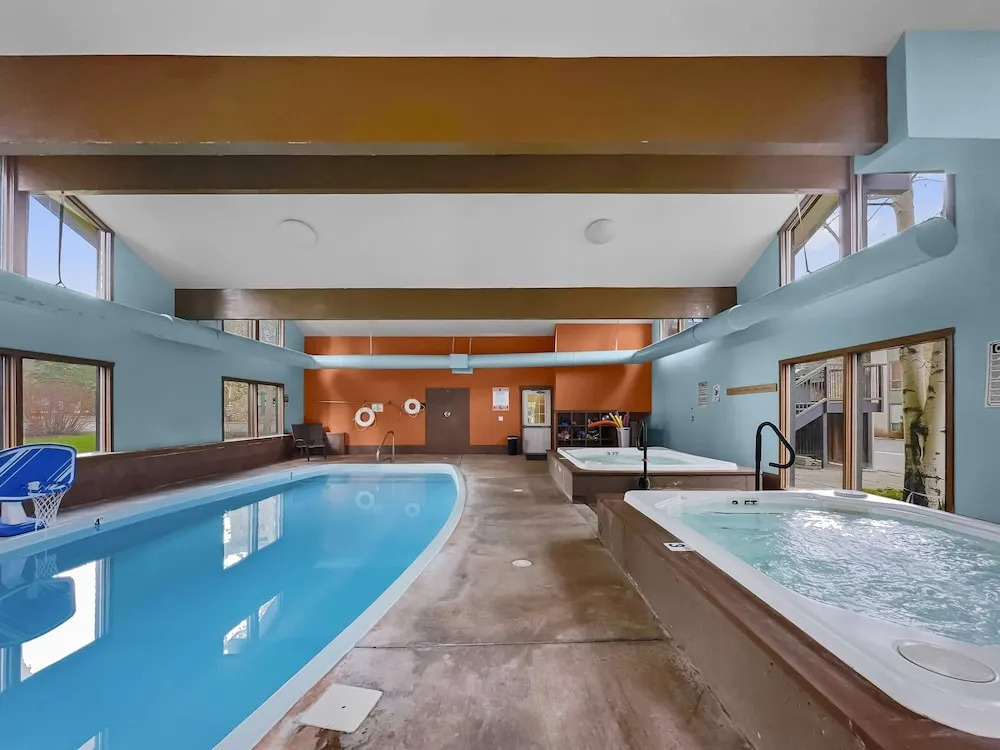 A105 Lake Cliffe 2 Bedroom Condo