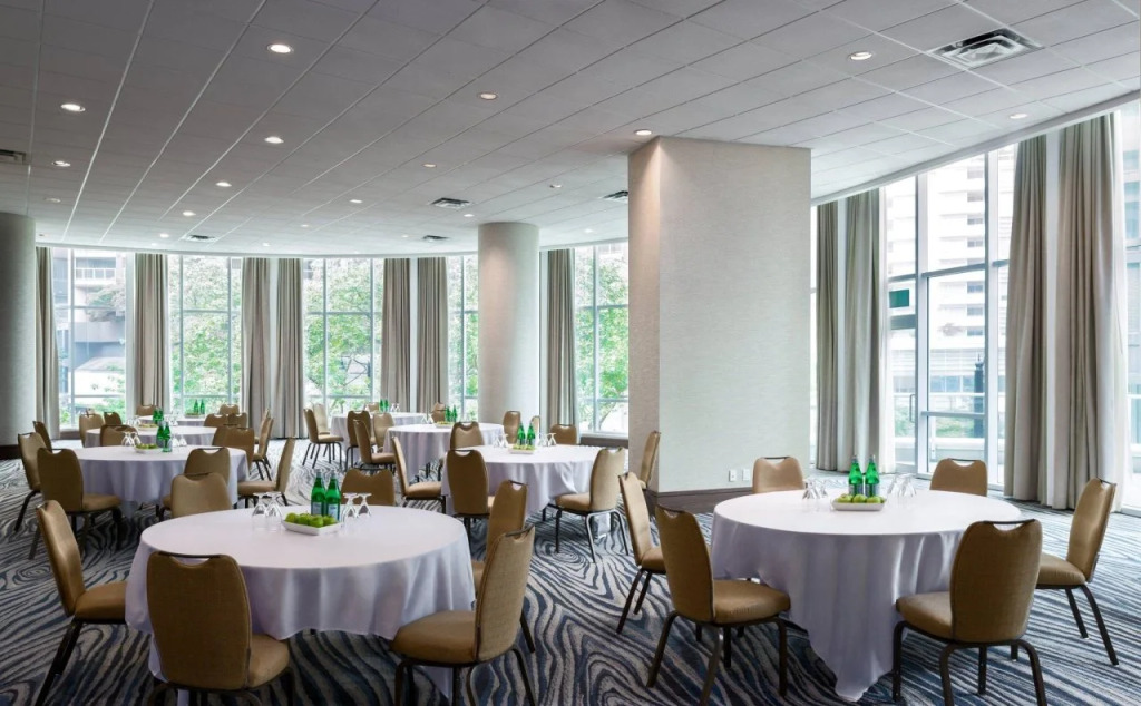 Vancouver Marriott Pinnacle Downtown Hotel