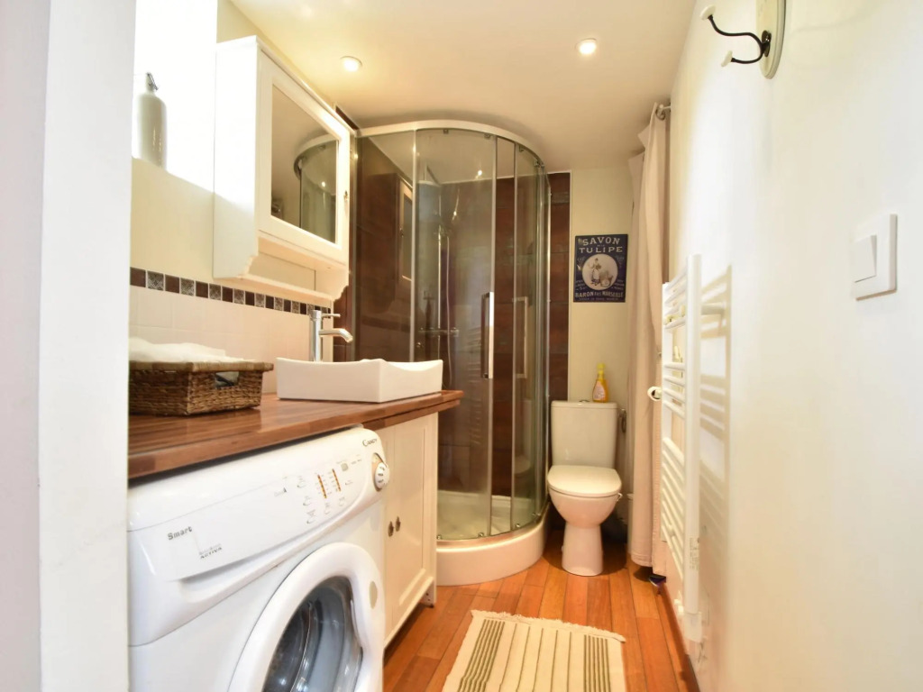 Quaint Holiday Home  in Saint-Gilles-les-Bois with Garden