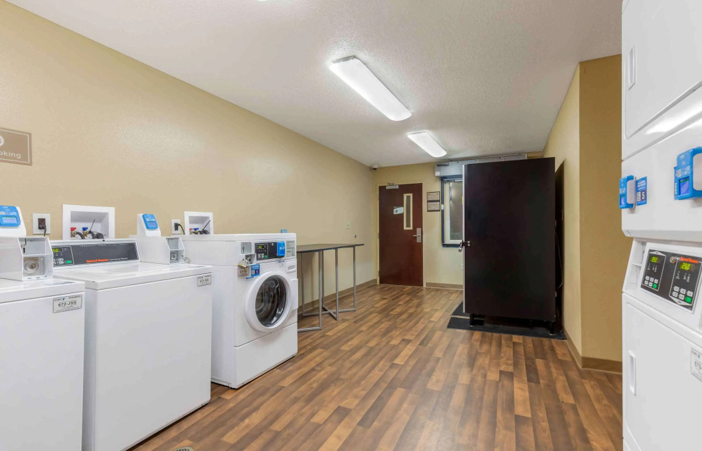 Studio 6 Chantilly VA Washington Dulles Airport