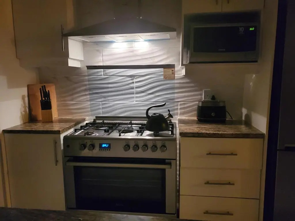 1211 On Bluff