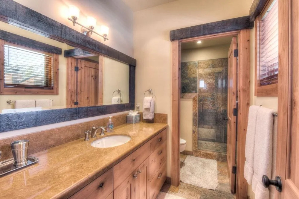 Ridge Court Barrel Relax in Private Hot Tub