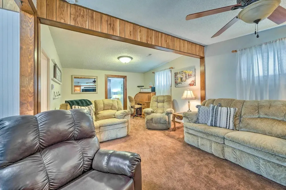 Caldwell House w/ Grill ~ 1 Mi to Downtown!