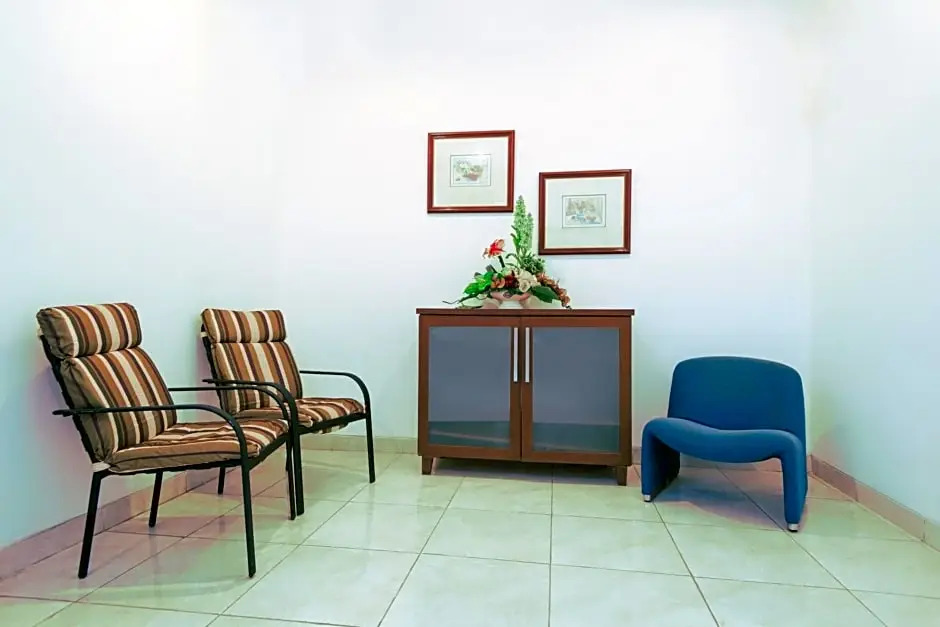OYO Life 3451 Kost Shavero