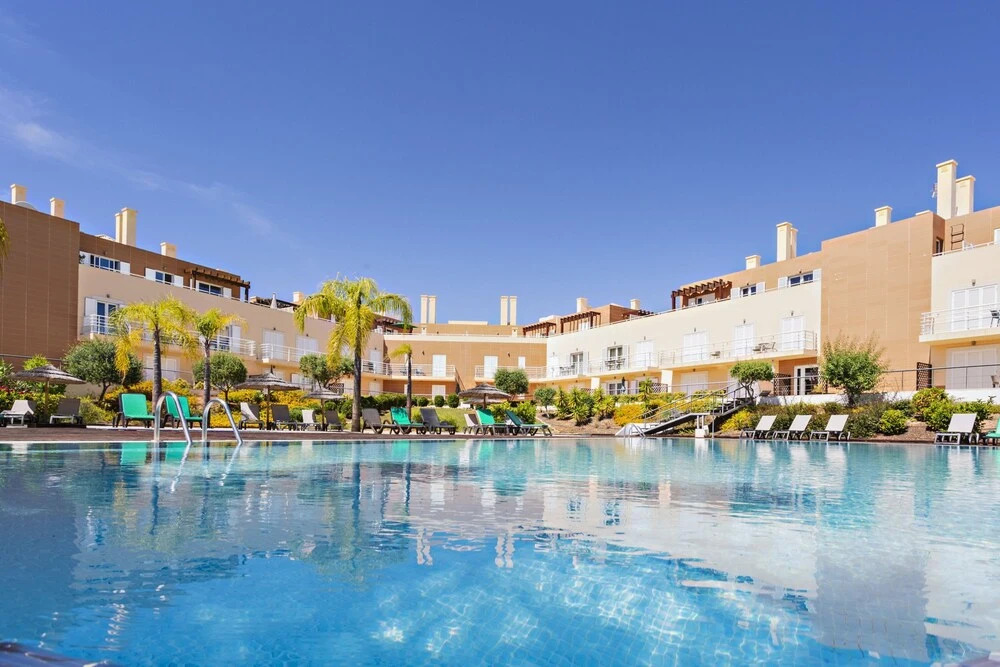 CG 11F - Garden - Cabanas Gardens
