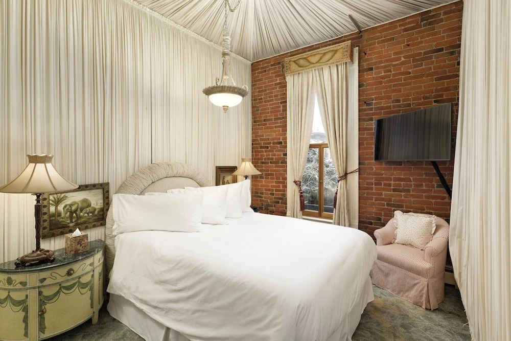 The Residence Hotel