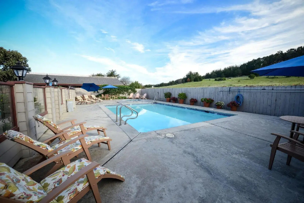 Sea Otter Inn