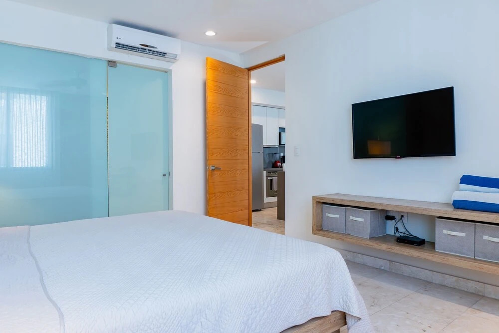 Anah 410 2 Bedroom Condo by RedAwning