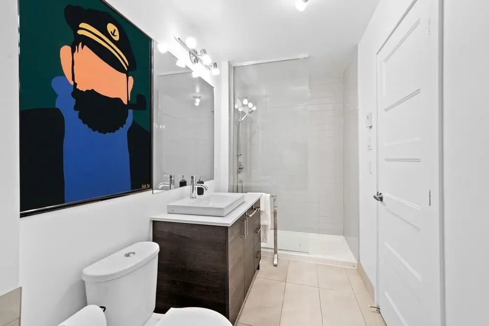 Brand New Contemporary 2-bedroom Apartment