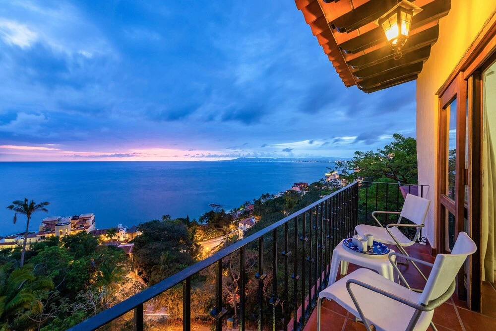 WIVC Conchas Chinas Condo - Stunning Ocean & Mountain Views, Close To The Beach & Romantic Zone