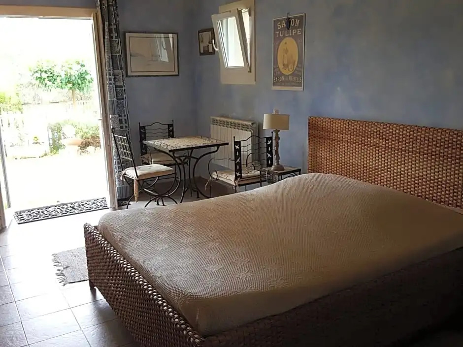 L'Oliveraie En Provence