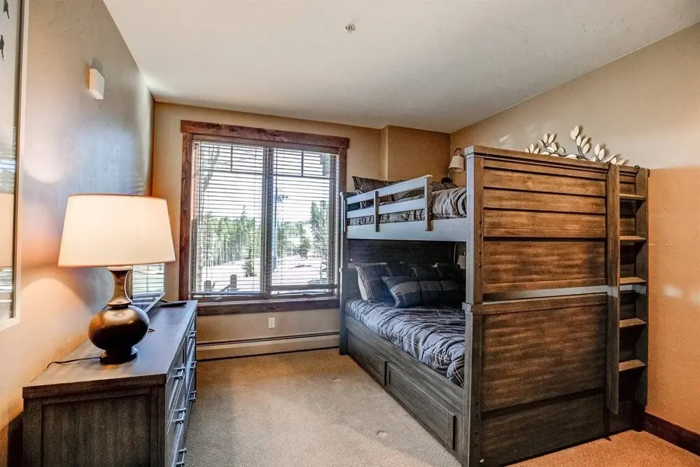 Crystal Peak 2 Bedroom Condo at Peak 7