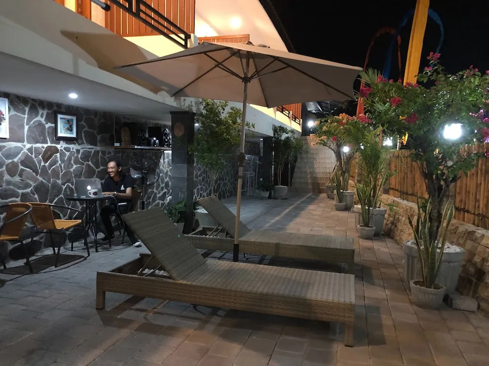 DeRose Guest House