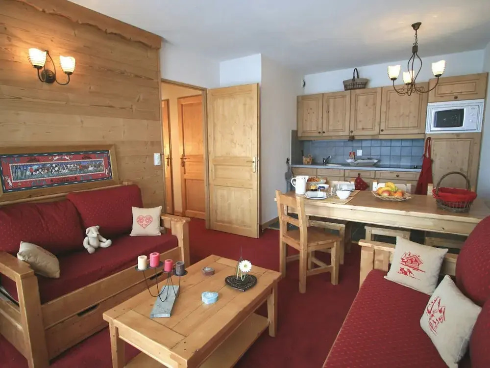Spacious Apartment 500 m. From the Slopes of Les Sybelles
