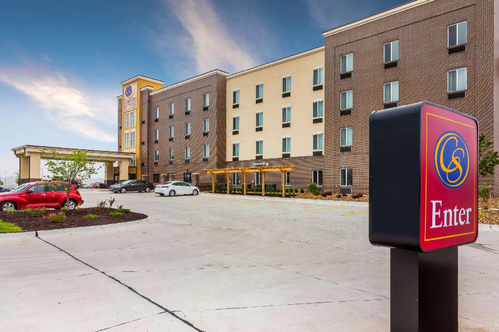 Comfort Suites