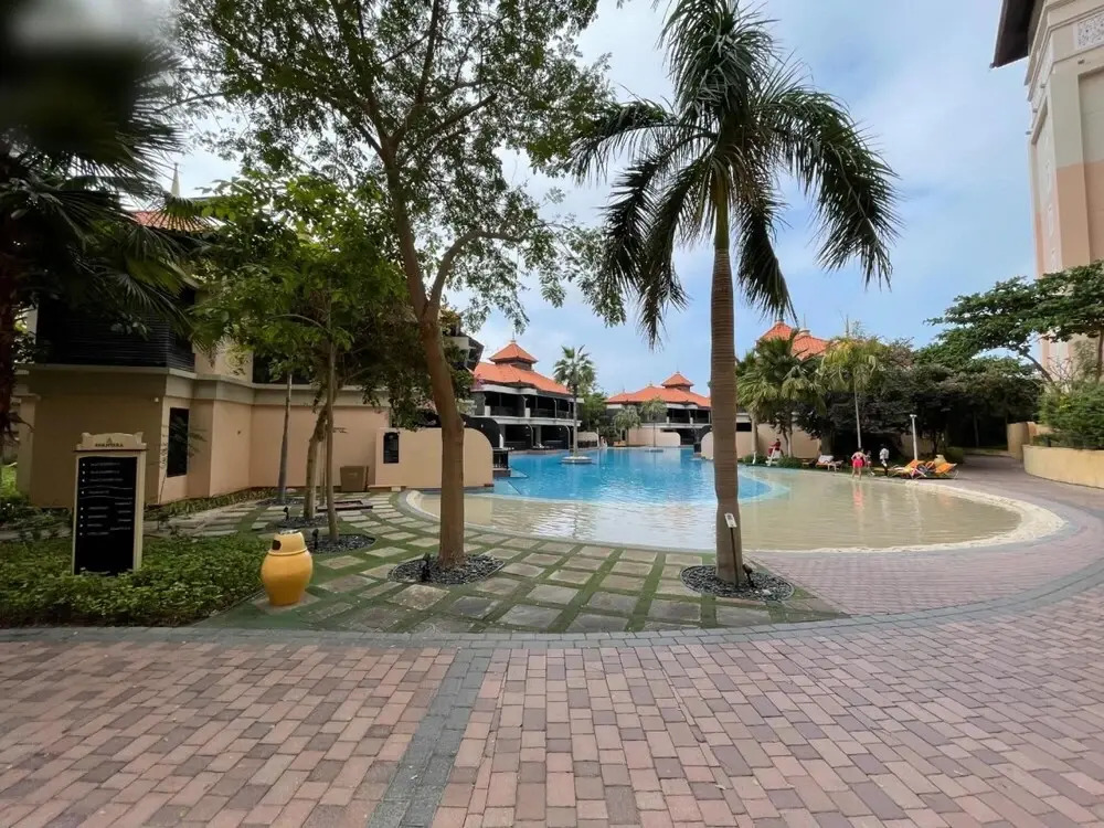 Sea View Super Luxurious Resort at Palm
