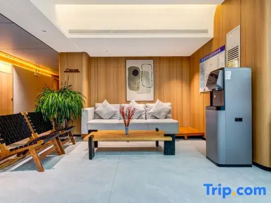 Xinhai Holiday Hotel