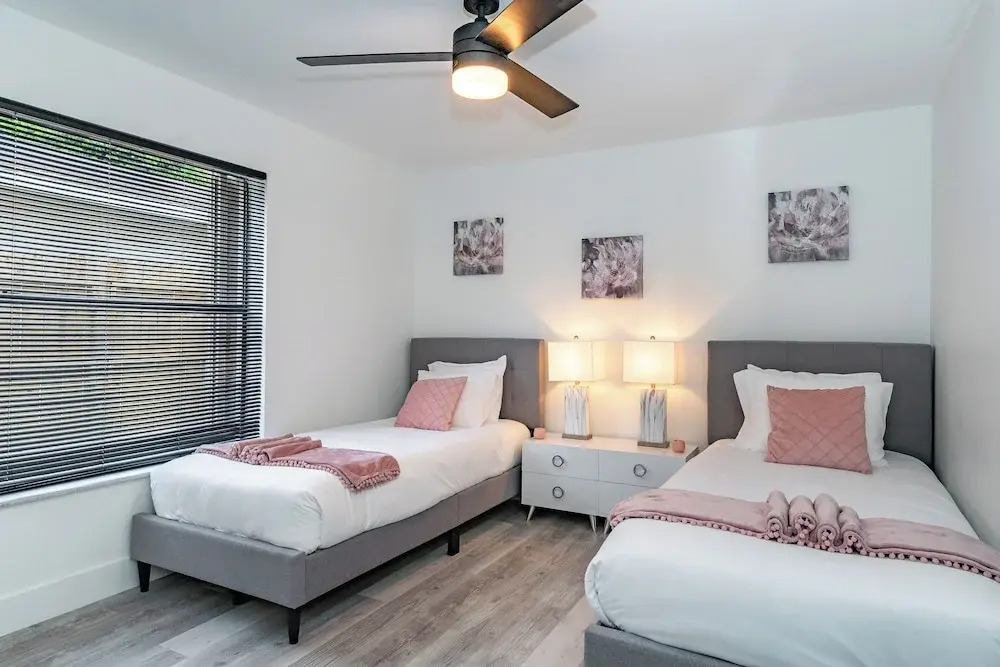Fox Island Heated Spa - Downtown & Beach
