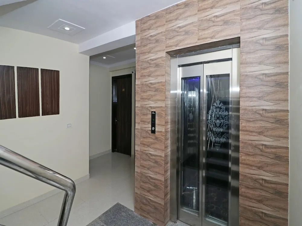 OYO 12348 Hotel Aerosky Residency