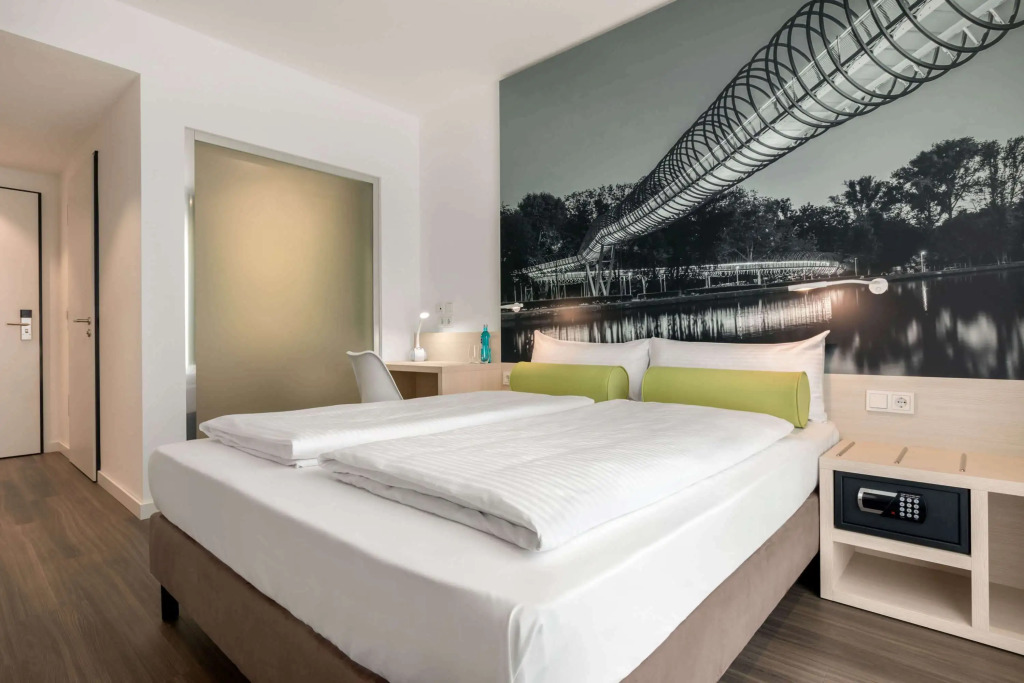 Super 8 By Wyndham Oberhausen