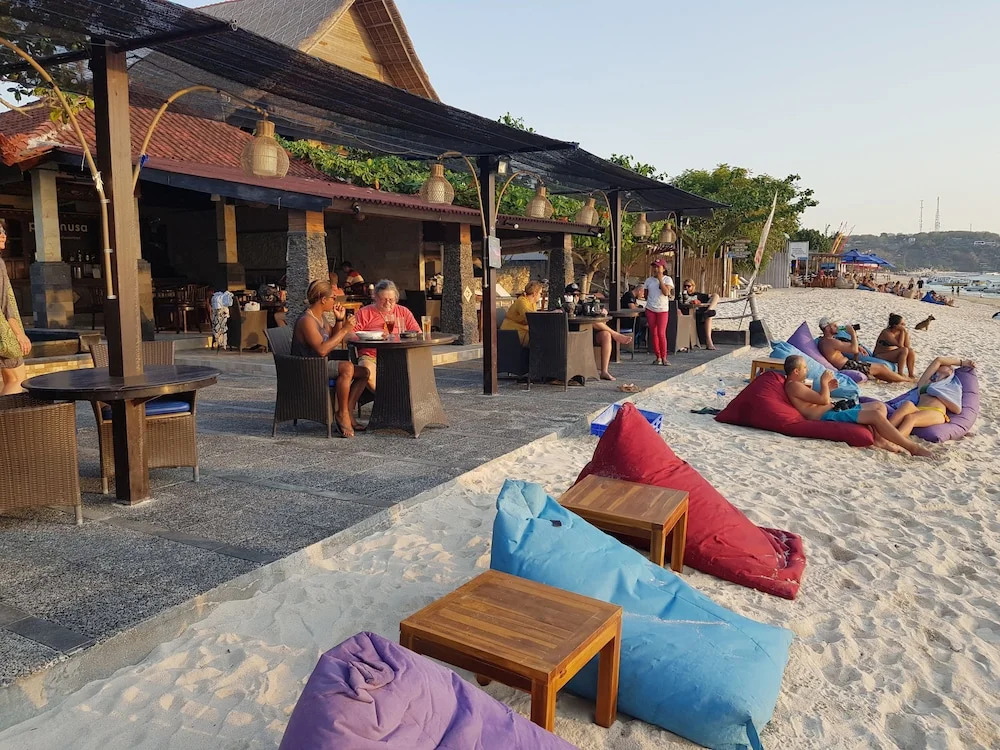 Puri Nusa Beach Hotel