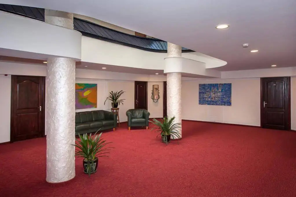 Tauras Center Hotel
