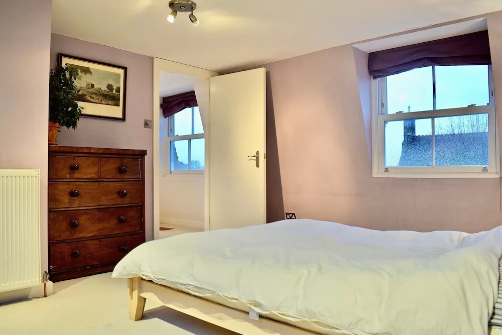 2 Bedroom Flat in Shepherd's Bush