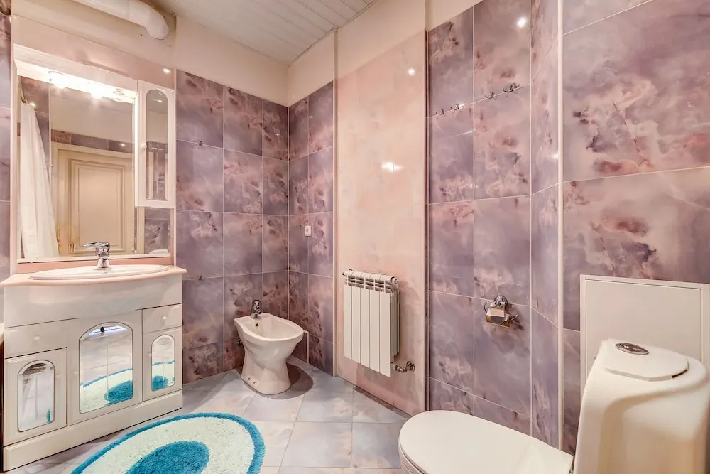 Home4day Spacious Apartment by the Hermitage