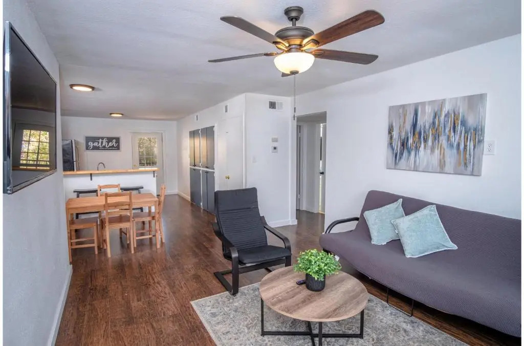 Explore Pearl 2br/2ba Near DT and Riverwalk