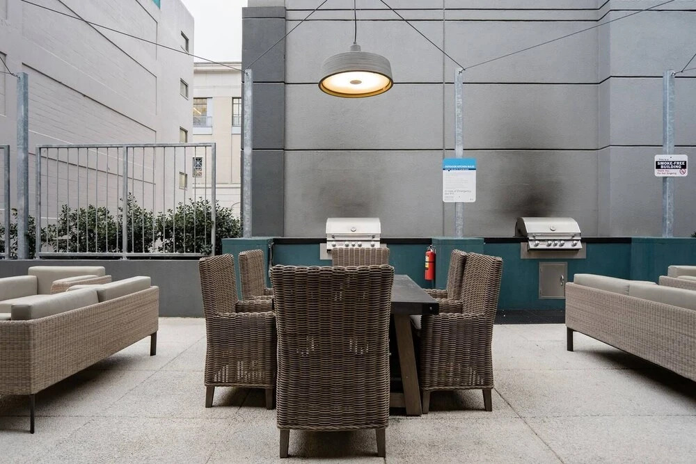 Nashville's #1 Location 2BR/2BATH - Free Parking - Music City! (CH1)