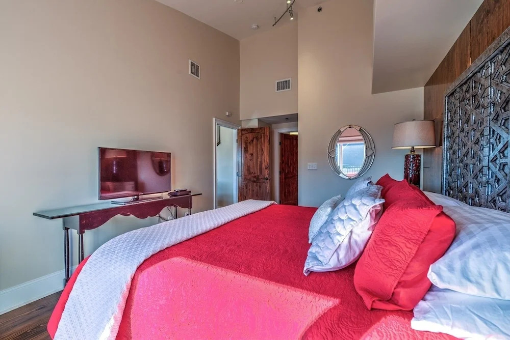 Heart of Asheville - 4 Br Home