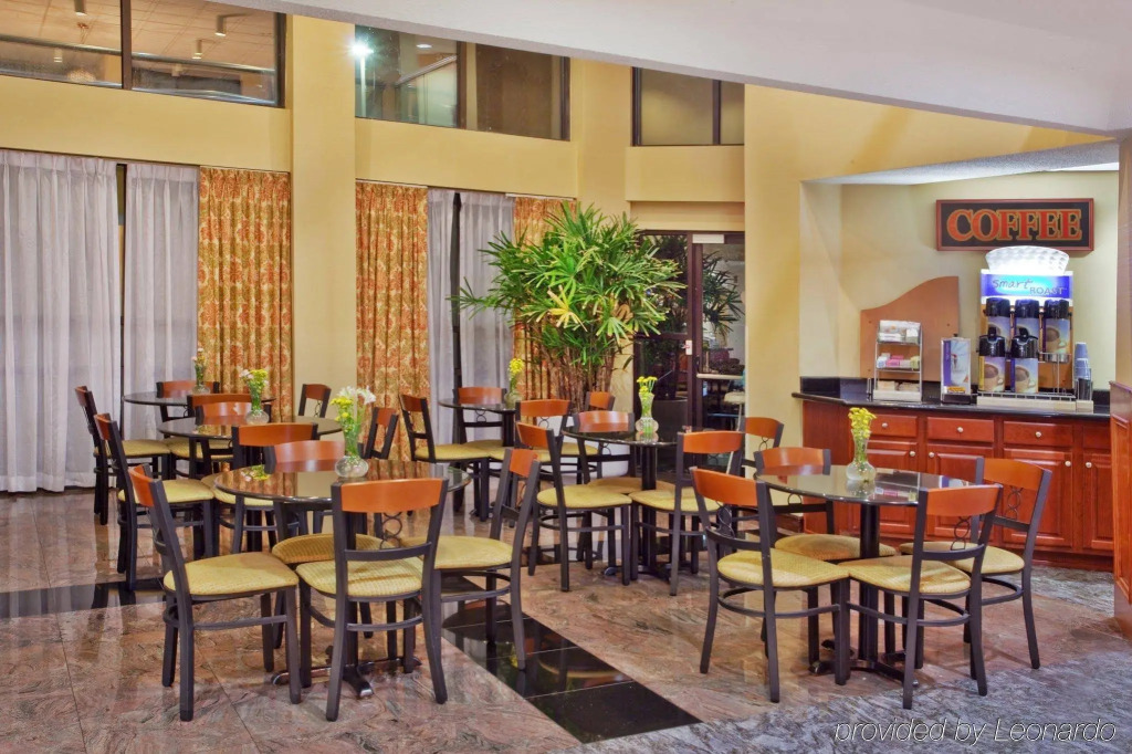 Holiday Inn Express Hotel & Suites Lawrenceville by IHG
