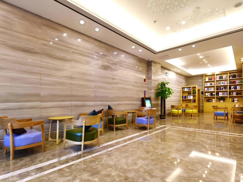 Wanhou Academy of Fine Arts Hotel (Yiyang Xiufeng Park Branch)
