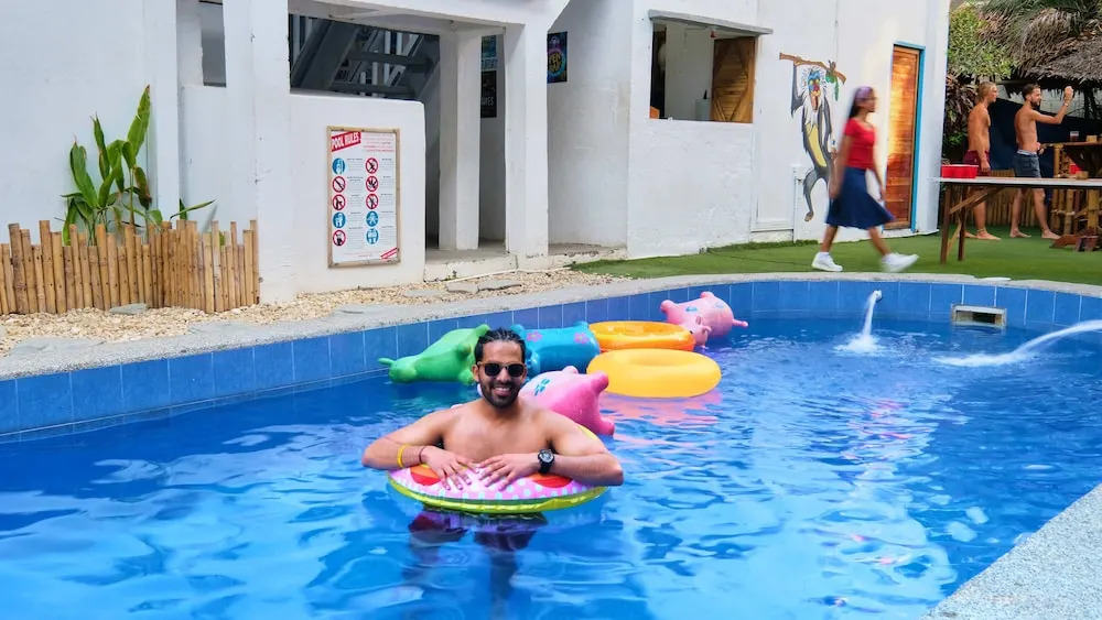 Mad Monkey Hostel Boracay