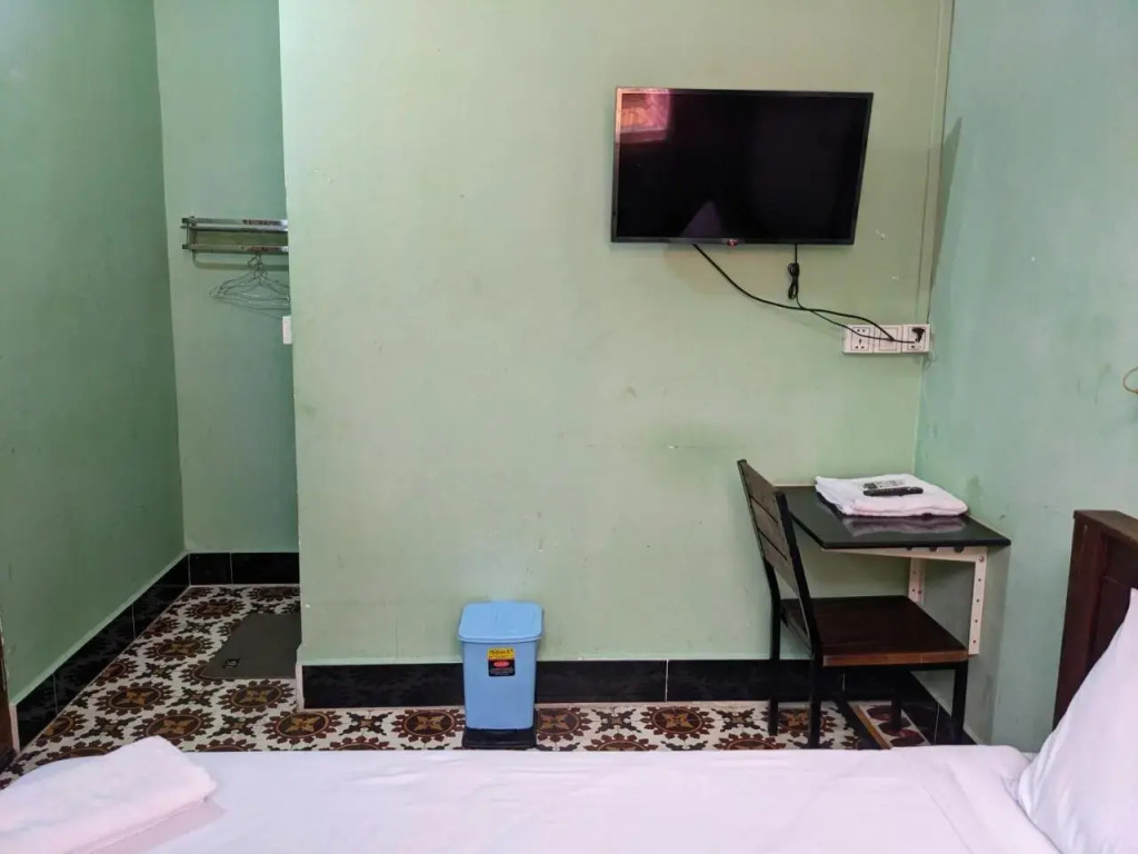 Super Star Hotel
