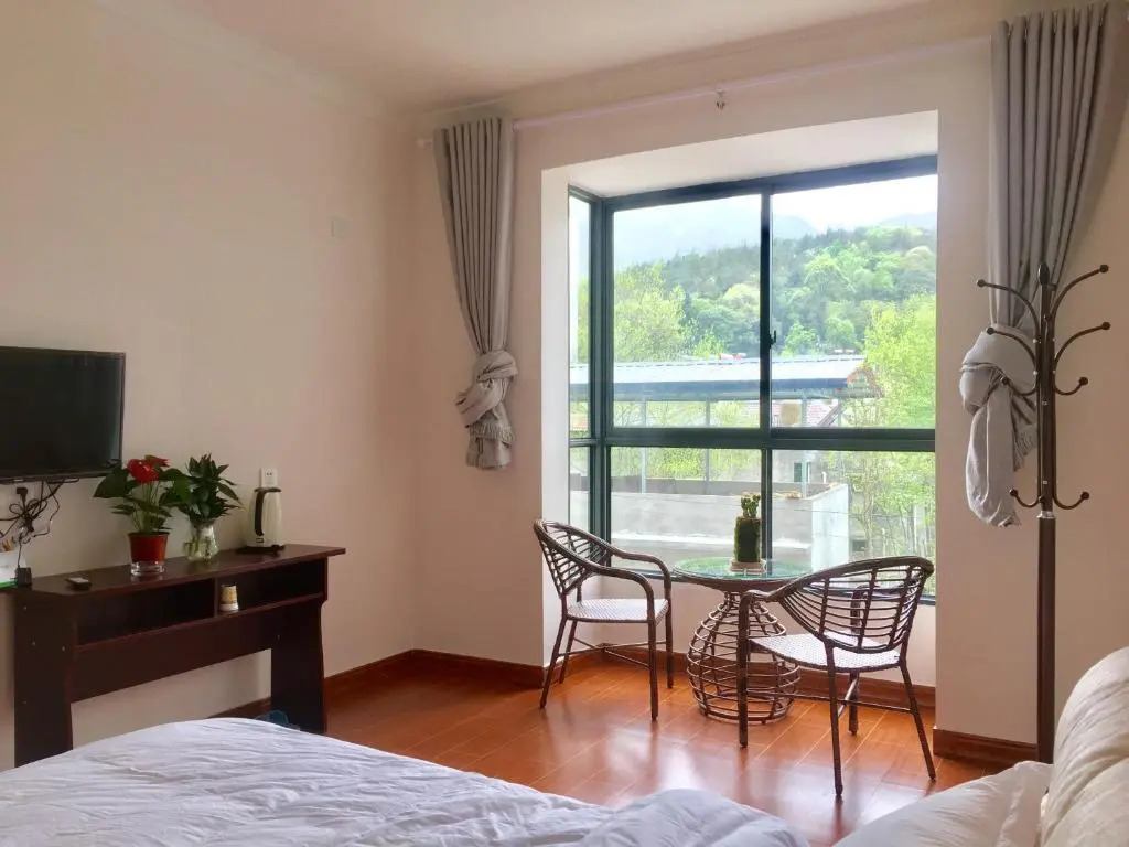 Mountain Scenery Guesthouse