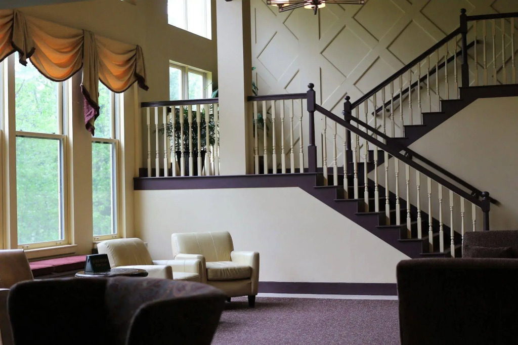 Golden Eagle Lodge
