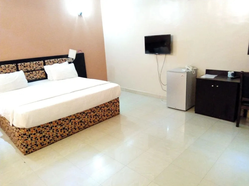 SkyRose Hotel