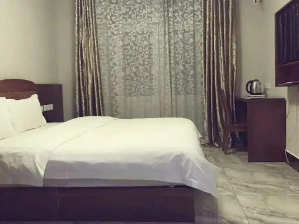 7Days Inn Chain Hotel (Tianjin Jiaotong Institute Caozhuang Subway Station)