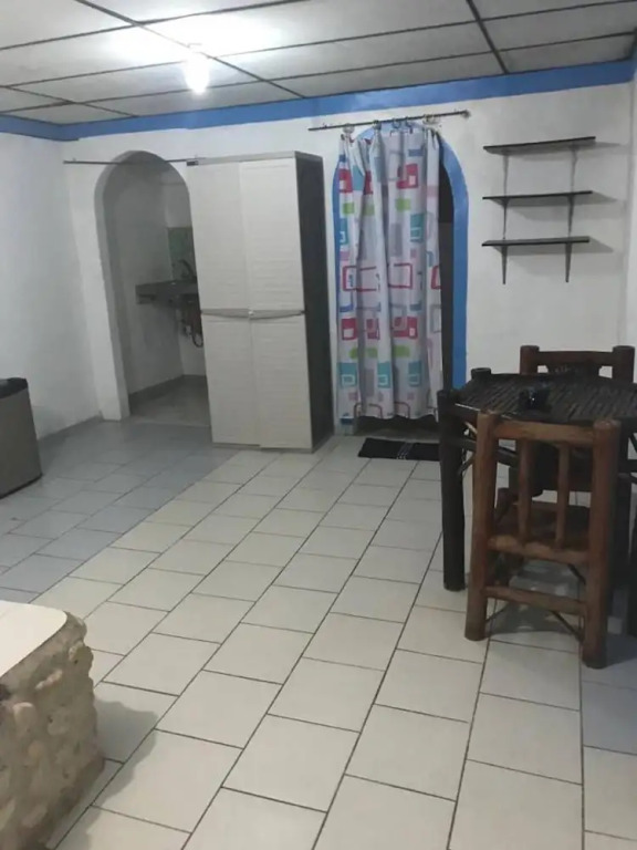 Apartment 5 With Aircon,1 Bathroom and 1 Bedroom