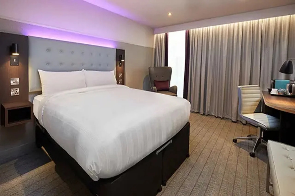 Premier Inn Swindon Town Centre