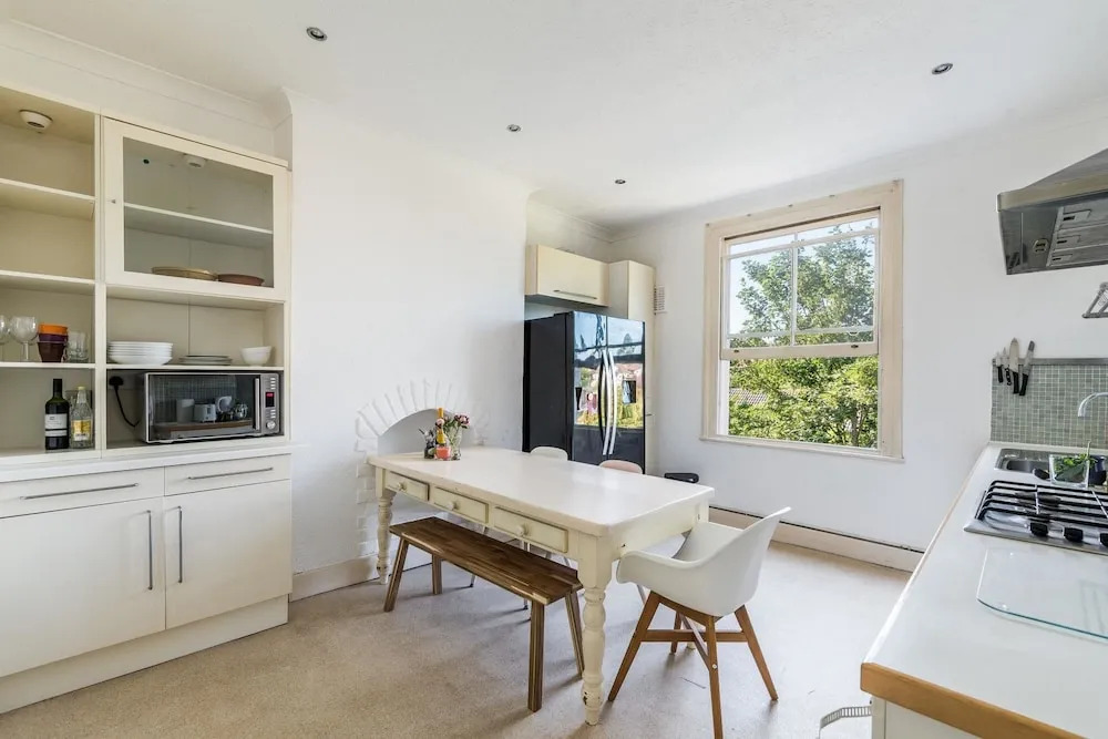 NEW Fantastic 2 Bedroom House Urban Living Sydenham