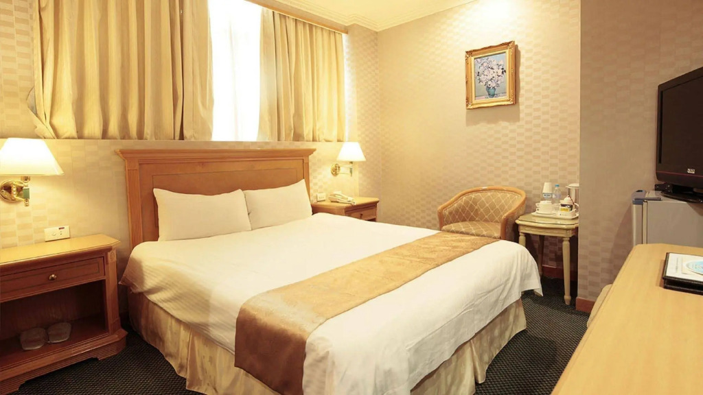 Cambridge Hotel - Yung Kang