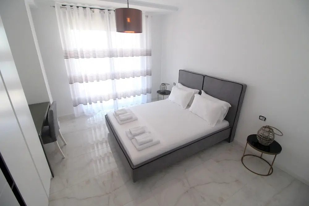 Luxury Penthouses B&e